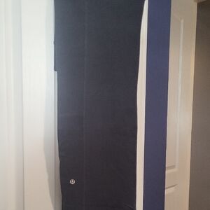 Lululemon Black Athletic Leggings with Reflective Logo